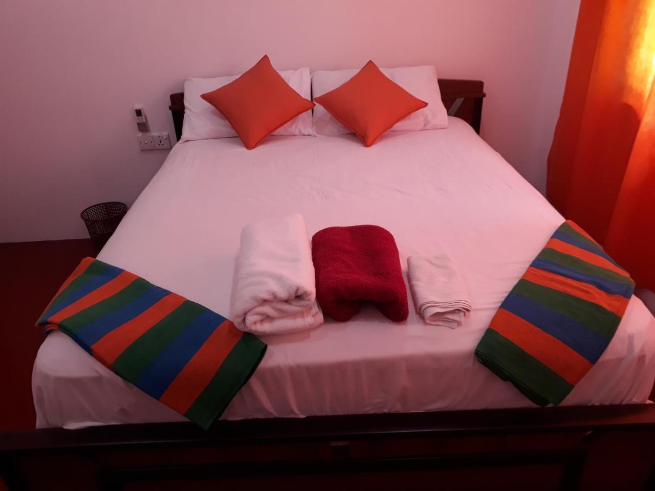 Brinthavanam Days Inn ジャフナ エクステリア 写真